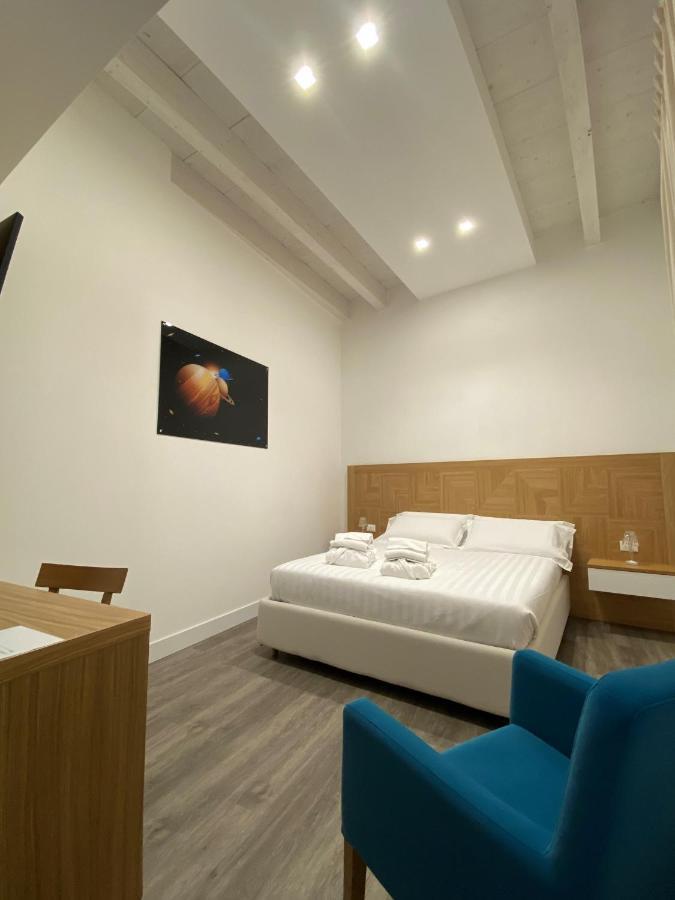 Star Suite Tarente Extérieur photo
