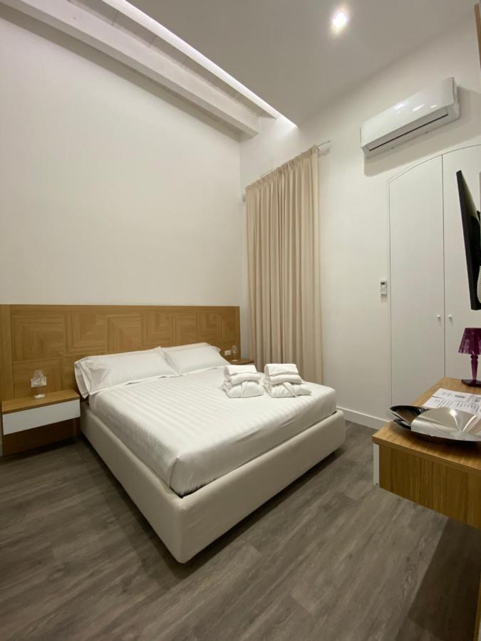 Star Suite Tarente Extérieur photo
